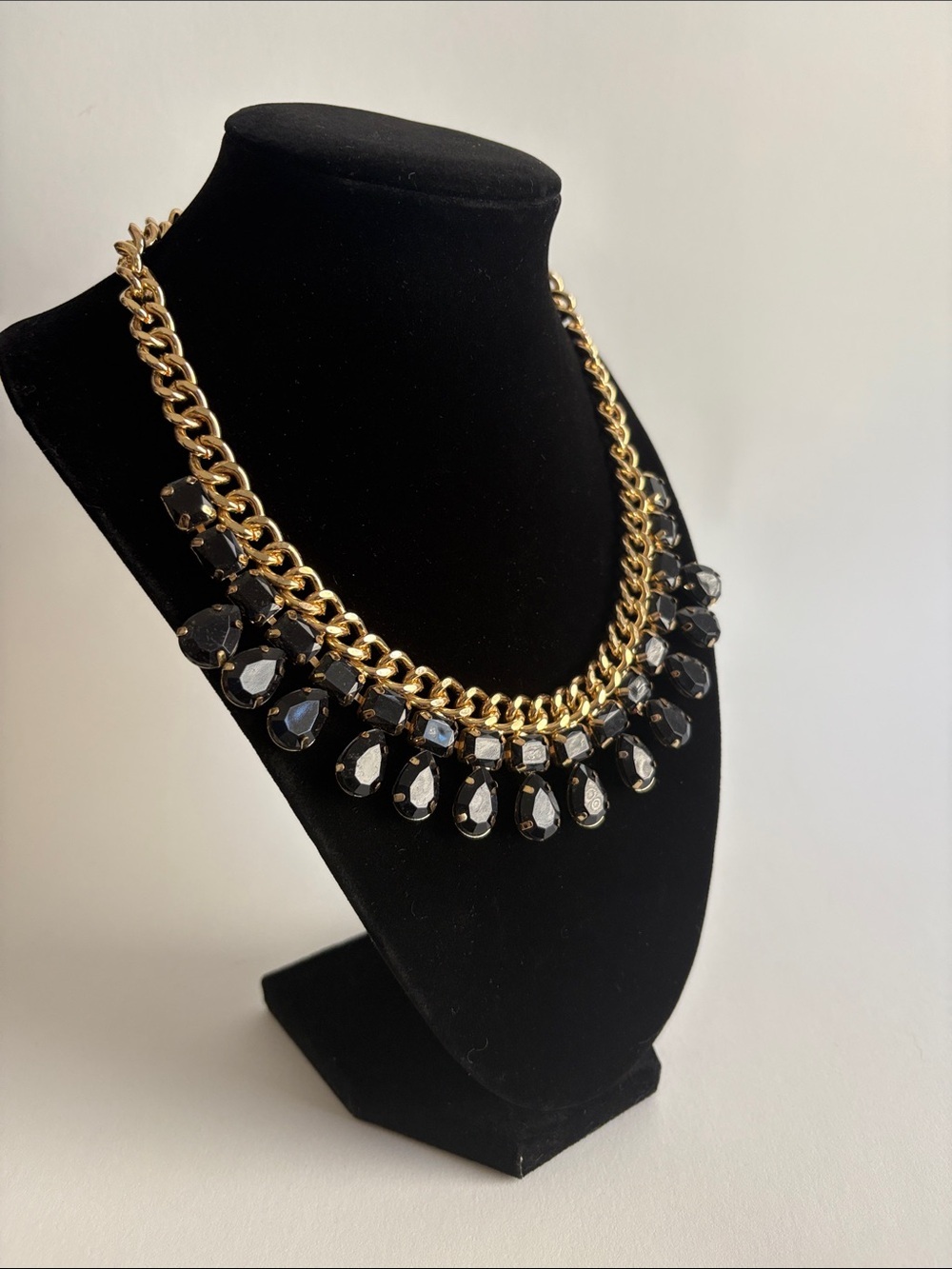 Accessorize Gold Chain Necklace Black Teardrop Statement Jewelry - Picture 2 of 4